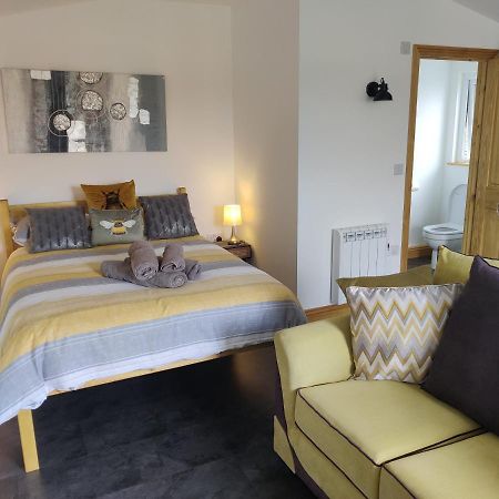 Bumble Bee Cabin Bootle  ภายนอก รูปภาพ