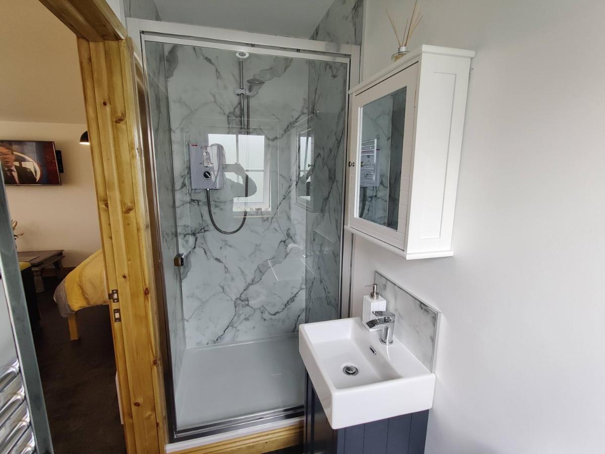 Bumble Bee Cabin Bootle  ภายนอก รูปภาพ