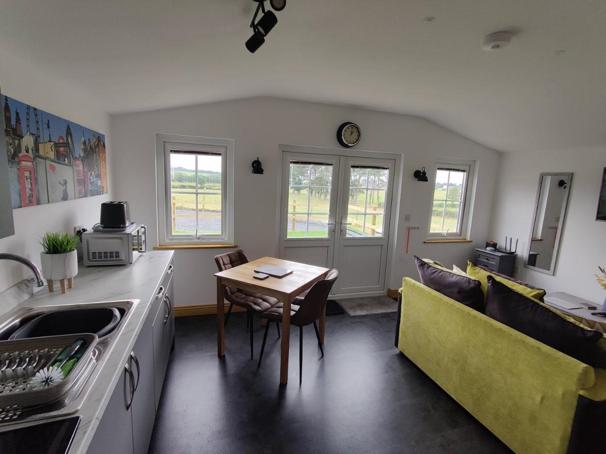 Bumble Bee Cabin Bootle  ภายนอก รูปภาพ