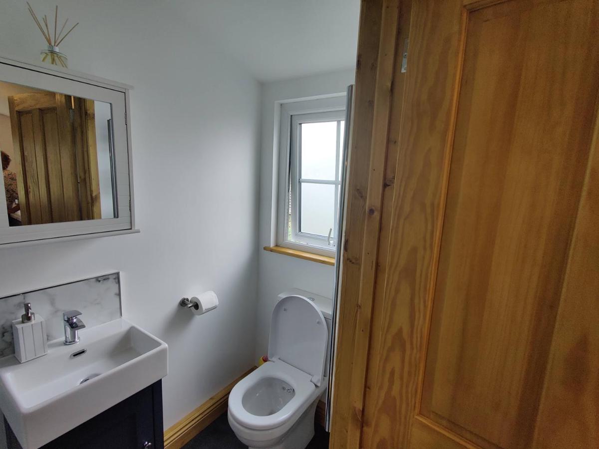 Bumble Bee Cabin Bootle  ภายนอก รูปภาพ